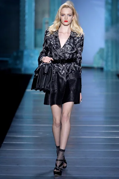 Look 14